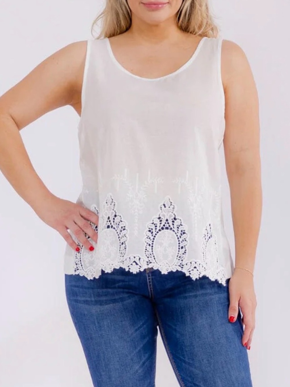 White Lace-Hem Scoop Neck Tank Top - Women